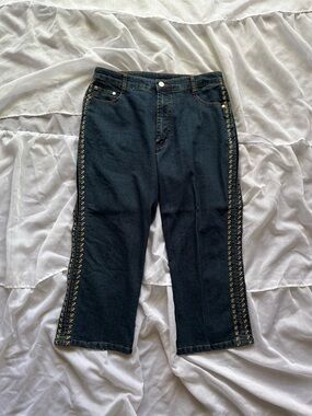 Shy Ger Embroidered Cropped Jeans